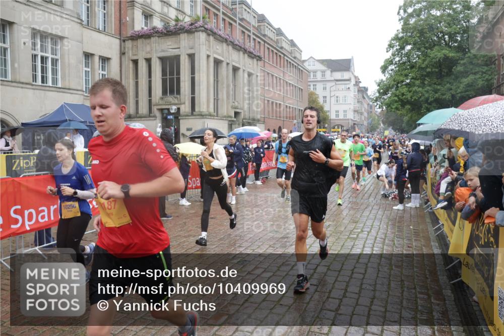 13.09.2026 - Kiel Lauf Yannick Fuchs http://msf.ph/oto/10409969 13.09.2026 10:40:47 Ziel 337, 393, 837, 1037, 1603, 2052, 2096, 2499, 3257, 3415, 3524, 3841, 4131, 4431, 6301, 6397, 6504, 6709, 6793, 7499, 7655, 7931, 8200, 8338, 8414, 8435, 8868, 9268, 10919, 11069, 11229, 11266, 11275, 11715, 11839, 12017, 12026, 12122, 12194, 12568, 529, 837, 1096, 1123, 1125, 1408, 1422, 1434, 1475, 1793, 1810, 1874, 1985, 2145, 2313, 2844, 2942, 3339, 4374, 4457, 5018, 5086, 5473, 5568, 5846, 6100, 6632, 6635, 7081, 7156, 7165, 7522, 7537, 7587, 7984, 8168, 8187 meine-sportfotos.de