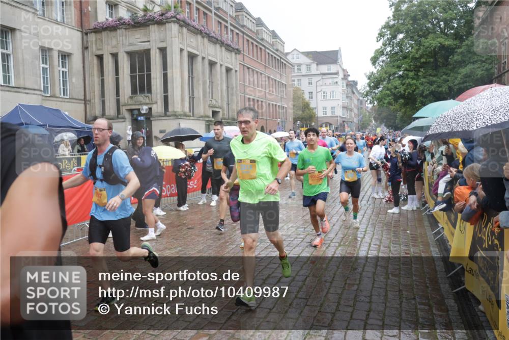 13.09.2026 - Kiel Lauf Yannick Fuchs http://msf.ph/oto/10409987 13.09.2026 10:40:48 Ziel 337, 393, 1037, 1427, 1603, 1971, 2052, 2096, 2499, 3257, 3415, 3524, 3841, 4131, 4431, 4712, 6301, 6397, 6504, 6709, 6793, 7499, 7655, 7931, 8200, 8338, 8414, 8435, 8868, 9268, 10919, 11069, 11229, 11266, 11275, 11715, 11839, 12017, 12026, 12194, 12568, 529, 837, 1037, 1096, 1123, 1125, 1408, 1422, 1434, 1475, 1793, 1810, 1874, 1985, 2145, 2313, 2844, 2942, 3339, 4374, 4457, 5018, 5086, 5473, 5568, 5846, 6100, 6632, 6635, 7081, 7156, 7165, 7522, 7537, 7587, 8168 meine-sportfotos.de