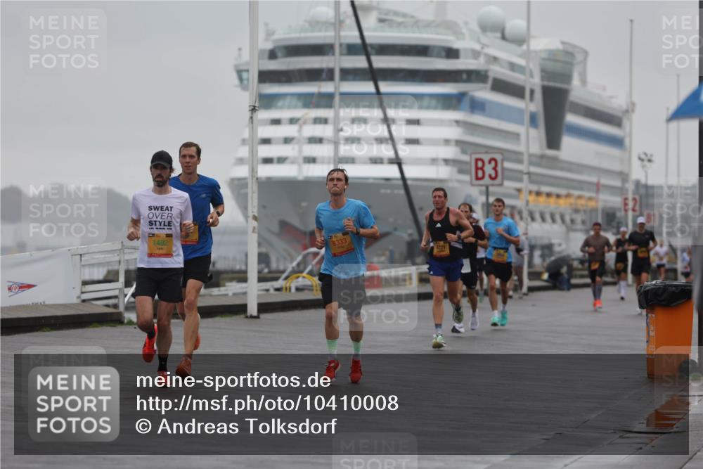 13.09.2026 - Kiel Lauf Andreas Tolksdorf http://msf.ph/oto/10410008 13.09.2026 11:43:00 Kiellinie 1492, 6333, 8371, 3 meine-sportfotos.de