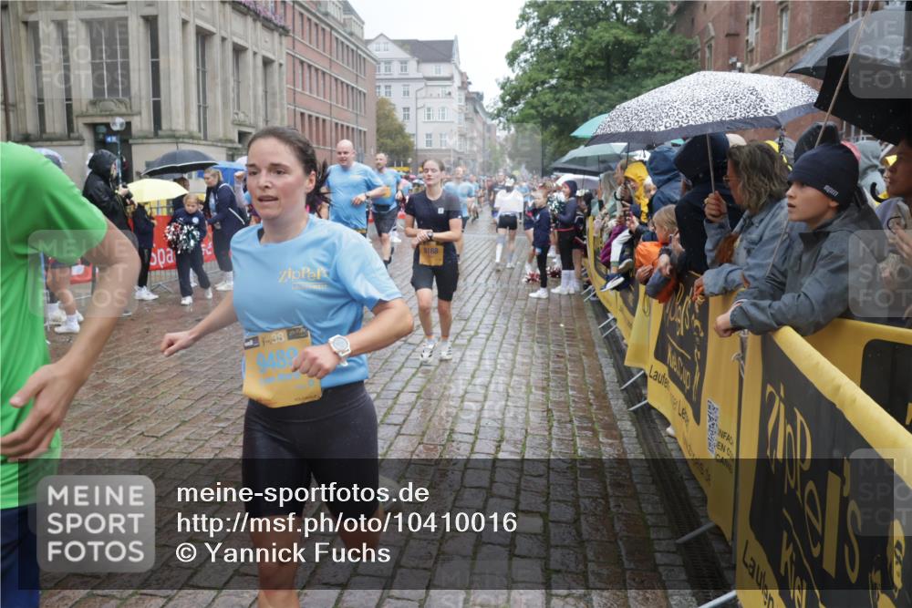 13.09.2026 - Kiel Lauf Yannick Fuchs http://msf.ph/oto/10410016 13.09.2026 10:40:50 Ziel 35, 337, 393, 1342, 1427, 1603, 1971, 2052, 2096, 2499, 2561, 2818, 3257, 3415, 3524, 3535, 3841, 4131, 4431, 4712, 5043, 6301, 6397, 6504, 6793, 7499, 7655, 7931, 8200, 8414, 8435, 8868, 9268, 10919, 11069, 11229, 11275, 12017, 12026, 12194, 12474, 12568, 529, 837, 1037, 1096, 1123, 1125, 1408, 1422, 1434, 1475, 1793, 1810, 1874, 1985, 2145, 2313, 2844, 2942, 3339, 3524, 4374, 4457, 5018, 5086, 5473, 5568, 5846, 6100, 6397, 6632, 6635, 6709, 7081, 7156, 7522, 7537, 8168 meine-sportfotos.de