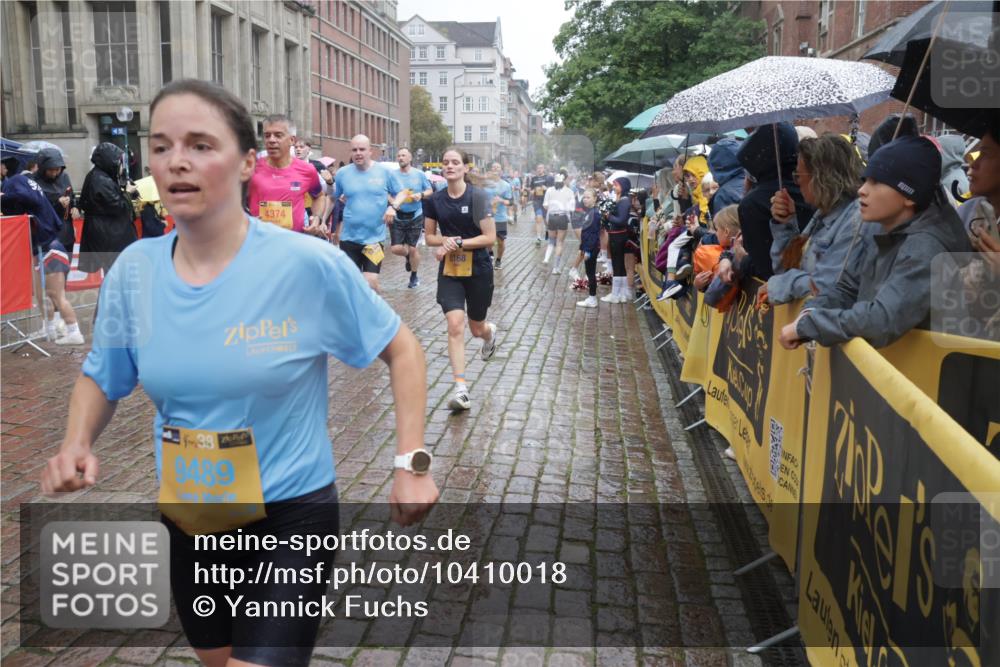 13.09.2026 - Kiel Lauf Yannick Fuchs http://msf.ph/oto/10410018 13.09.2026 10:40:50 Ziel 35, 337, 393, 1342, 1427, 1603, 1971, 2052, 2096, 2499, 2561, 2818, 3257, 3415, 3524, 3535, 3841, 4131, 4431, 4712, 5043, 6301, 6397, 6504, 6793, 7499, 7655, 7931, 8200, 8414, 8435, 8868, 9268, 10919, 11069, 11229, 11275, 12017, 12026, 12194, 12474, 12568, 529, 837, 1037, 1096, 1123, 1125, 1408, 1422, 1434, 1475, 1793, 1810, 1874, 1985, 2145, 2313, 2844, 2942, 3339, 3524, 4374, 4457, 5018, 5086, 5473, 5568, 5846, 6100, 6397, 6632, 6635, 6709, 7081, 7156, 7522, 7537, 8168 meine-sportfotos.de