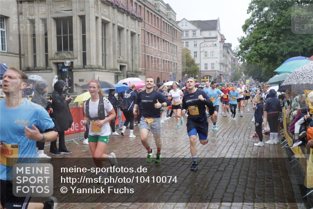 13.09.2026 - Kiel Lauf Yannick Fuchs http://msf.ph/oto/10410074 13.09.2026 10:40:53 Ziel 35, 337, 393, 1342, 1427, 1971, 2052, 2096, 2499, 2561, 2818, 3257, 3415, 3535, 3841, 4131, 4431, 4712, 5043, 5319, 5388, 5509, 6301, 6504, 6793, 7499, 7655, 7931, 8414, 8435, 8868, 8955, 9268, 10919, 11069, 11229, 11275, 11885, 12017, 12026, 12131, 12474, 12625, 529, 837, 1037, 1096, 1123, 1125, 1408, 1422, 1434, 1475, 1603, 1793, 1874, 1985, 2096, 2145, 2844, 2942, 3339, 3524, 5018, 5086, 5473, 5568, 5846, 6100, 6397, 6632, 6635, 6709, 7081, 7156, 7522, 7537 meine-sportfotos.de