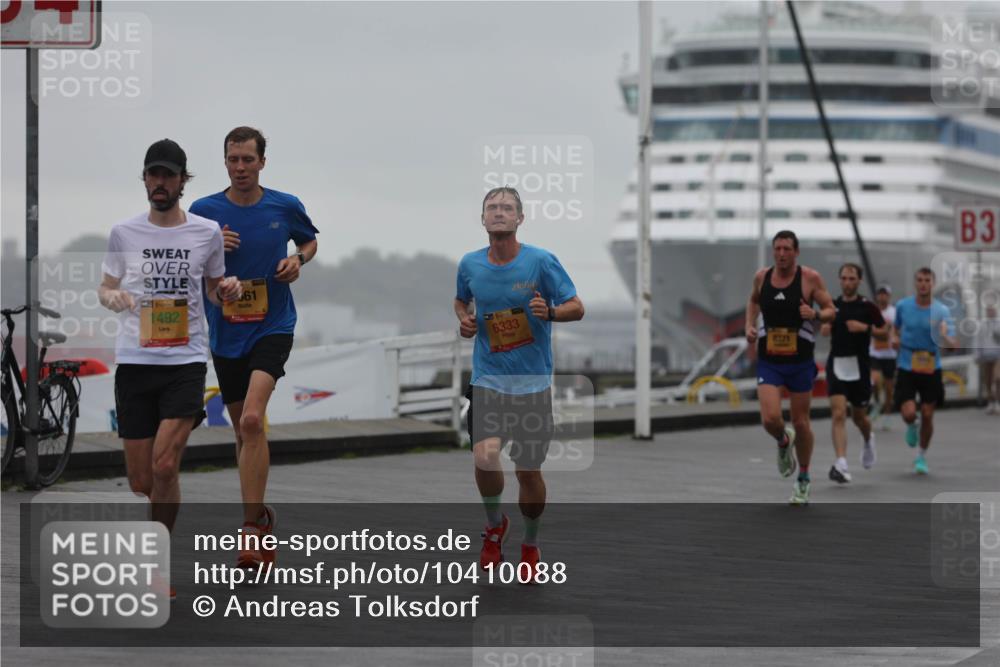 13.09.2026 - Kiel Lauf Andreas Tolksdorf http://msf.ph/oto/10410088 13.09.2026 11:43:02 Kiellinie 1492, 61, 39, 6333, 8371, 850, 3 meine-sportfotos.de