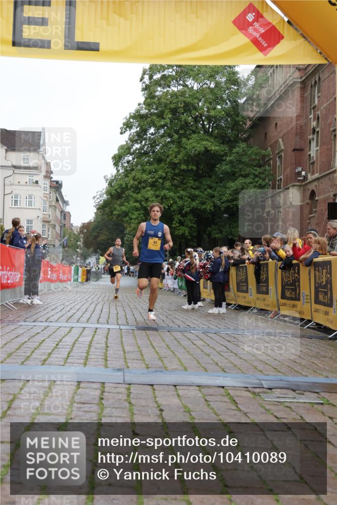 13.09.2026 - Kiel Lauf Yannick Fuchs http://msf.ph/oto/10410089 13.09.2026 09:32:33 Ziel 41, 44, 7958, 11683, 3728 meine-sportfotos.de