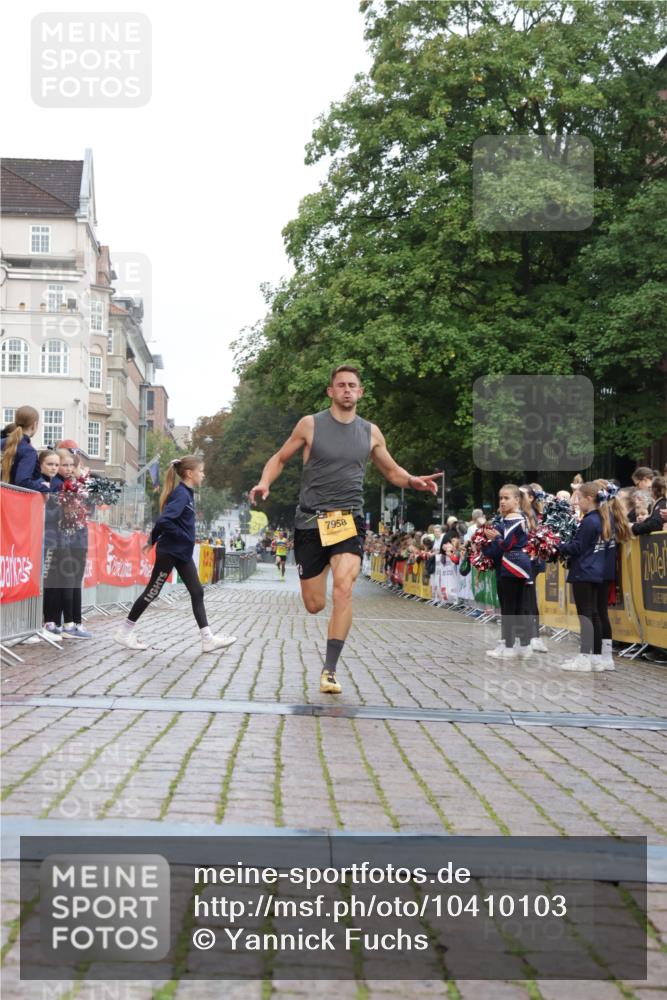 13.09.2026 - Kiel Lauf Yannick Fuchs http://msf.ph/oto/10410103 13.09.2026 09:32:35 Ziel 41, 44, 7958, 11683, 3728 meine-sportfotos.de