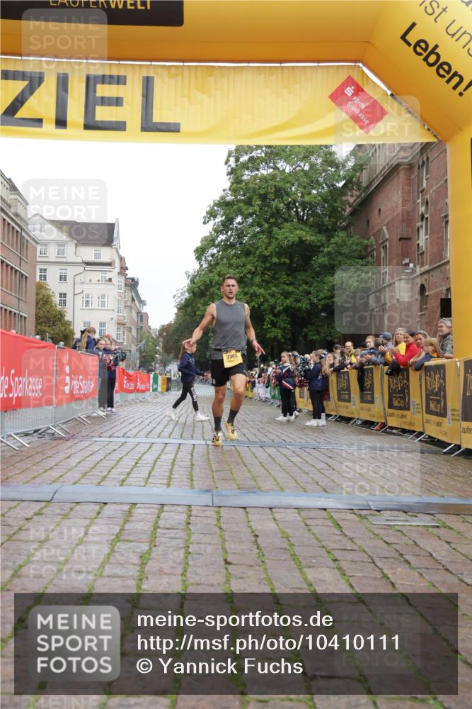 13.09.2026 - Kiel Lauf Yannick Fuchs http://msf.ph/oto/10410111 13.09.2026 09:32:36 Ziel 41, 44, 7958, 11683, 3728 meine-sportfotos.de