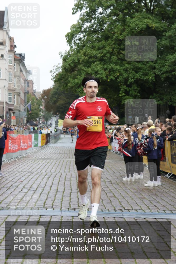 13.09.2026 - Kiel Lauf Yannick Fuchs http://msf.ph/oto/10410172 13.09.2026 09:33:01 Ziel 2162, 11516, 41, 44, 3728, 7958, 60, 6682, 41 meine-sportfotos.de