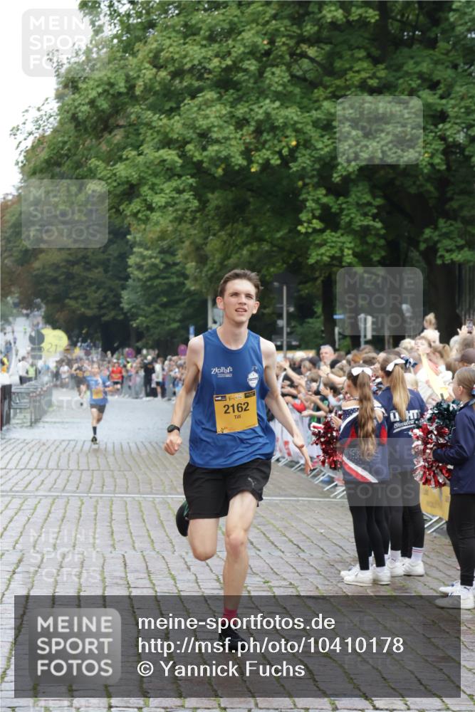 13.09.2026 - Kiel Lauf Yannick Fuchs http://msf.ph/oto/10410178 13.09.2026 09:33:05 Ziel 2162, 11516, 44, 3728, 7958, 60, 6682, 7305, 8092, 41, 44, 7958 meine-sportfotos.de