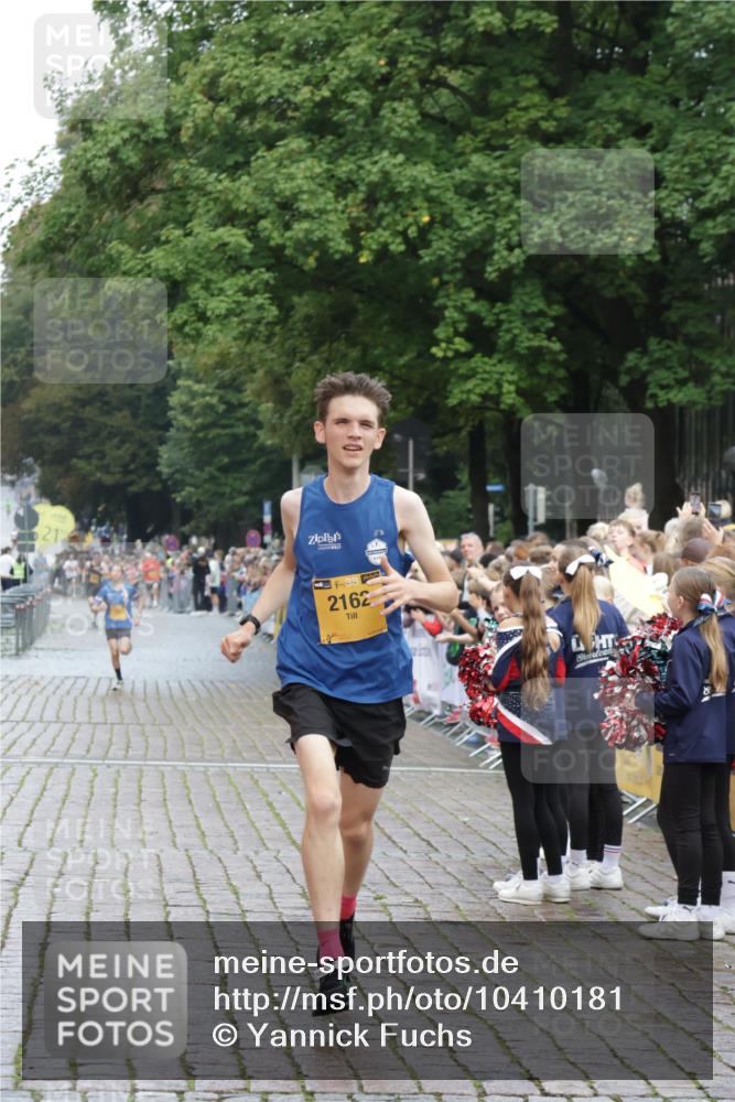 13.09.2026 - Kiel Lauf Yannick Fuchs http://msf.ph/oto/10410181 13.09.2026 09:33:05 Ziel 2162, 11516, 44, 3728, 7958, 60, 6682, 7305, 8092, 41, 44, 7958 meine-sportfotos.de