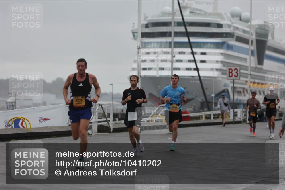 13.09.2026 - Kiel Lauf Andreas Tolksdorf http://msf.ph/oto/10410202 13.09.2026 11:43:05 Kiellinie 8371, 3884, 3 meine-sportfotos.de