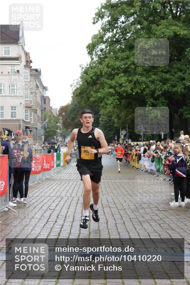 13.09.2026 - Kiel Lauf Yannick Fuchs http://msf.ph/oto/10410220 13.09.2026 09:33:20 Ziel 60, 6682, 7305, 8092, 2162, 3728, 11516, 10404, 12831, 3728 meine-sportfotos.de