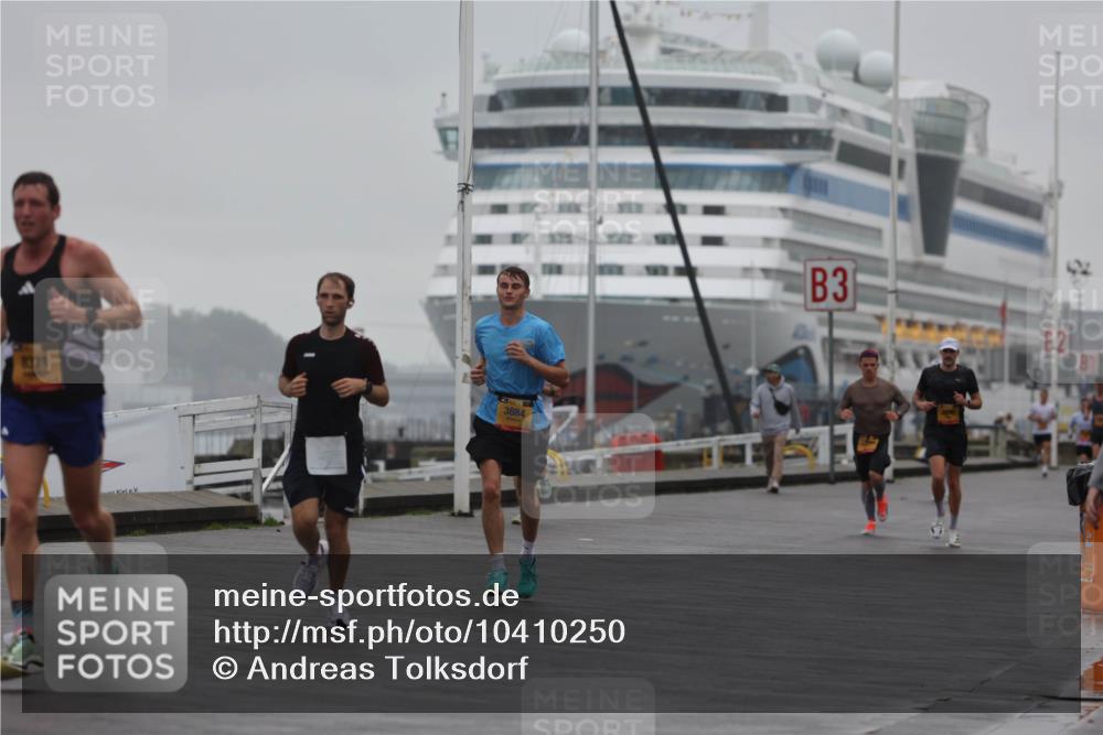 13.09.2026 - Kiel Lauf Andreas Tolksdorf http://msf.ph/oto/10410250 13.09.2026 11:43:06 Kiellinie 8371, 3884, 3, 2, 81 meine-sportfotos.de