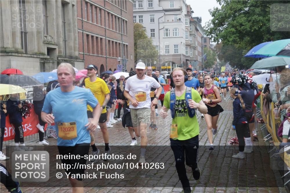 13.09.2026 - Kiel Lauf Yannick Fuchs http://msf.ph/oto/10410263 13.09.2026 10:41:04 Ziel 35, 973, 1342, 1781, 2561, 2818, 2825, 2892, 2898, 3464, 3535, 3952, 4624, 4662, 4691, 4797, 5043, 5319, 5388, 5509, 6340, 6565, 7405, 7615, 8246, 8955, 9349, 9527, 9539, 10680, 10794, 11526, 11632, 11833, 11885, 12131, 12474, 12494, 12625, 35, 337, 393, 837, 1037, 1123, 1125, 1427, 1603, 1793, 1971, 1985, 2052, 2096, 2499, 2942, 3257, 3339, 3415, 3524, 3535, 3841, 4131, 4431, 4712, 5018, 5043, 5086, 5473, 5846, 6301, 6397, 6504, 6632, 6635, 6709, 6793, 7499, 7537, 7655 meine-sportfotos.de