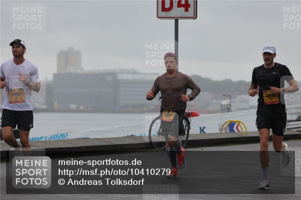 13.09.2026 - Kiel Lauf Andreas Tolksdorf http://msf.ph/oto/10410279 13.09.2026 11:43:15 Kiellinie 8402, 10209, 2890 meine-sportfotos.de