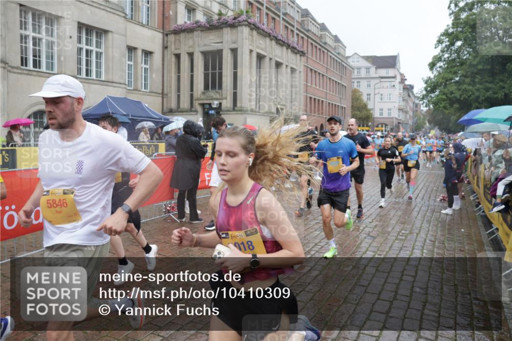 13.09.2026 - Kiel Lauf Yannick Fuchs http://msf.ph/oto/10410309 13.09.2026 10:41:06 Ziel 973, 1781, 2825, 2892, 2898, 3464, 3952, 4286, 4624, 4662, 4691, 4797, 5319, 5388, 5509, 5916, 6340, 6565, 7405, 7615, 8246, 8955, 9349, 9527, 9539, 10680, 10794, 11526, 11632, 11833, 11885, 12131, 12494, 12625, 35, 337, 393, 837, 1037, 1342, 1427, 1603, 1971, 1985, 2052, 2096, 2499, 2561, 2818, 3257, 3339, 3415, 3524, 3535, 3841, 4131, 4431, 4712, 5018, 5043, 5086, 5388, 5473, 5846, 6301, 6397, 6504, 6632, 6635, 6709, 6793, 7499, 7537, 7655, 8955, 849, 1985, 6632 meine-sportfotos.de