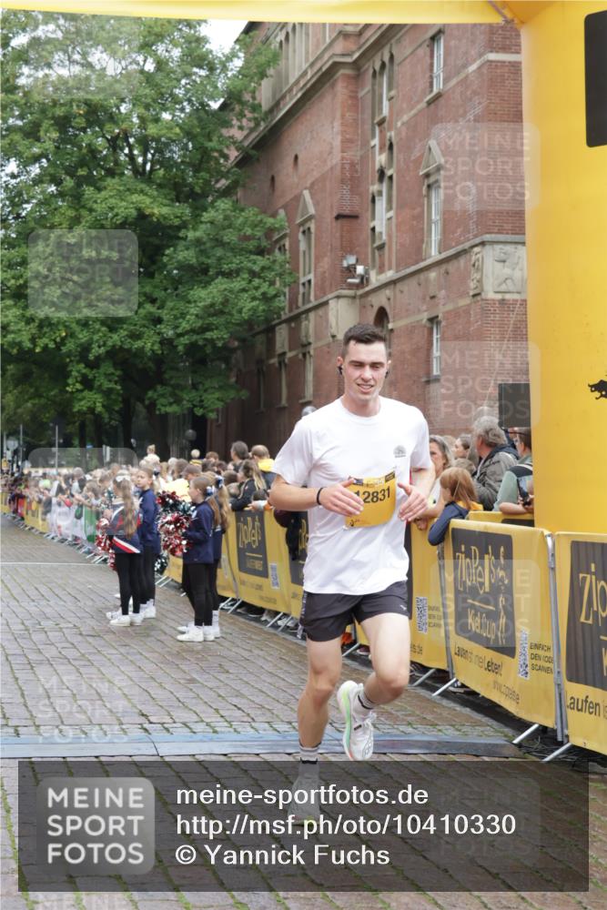 13.09.2026 - Kiel Lauf Yannick Fuchs http://msf.ph/oto/10410330 13.09.2026 09:33:39 Ziel 1246, 10404, 12831, 60, 6682, 7305, 8092, 6681, 7588, 10069, 10864, 2162, 11516 meine-sportfotos.de