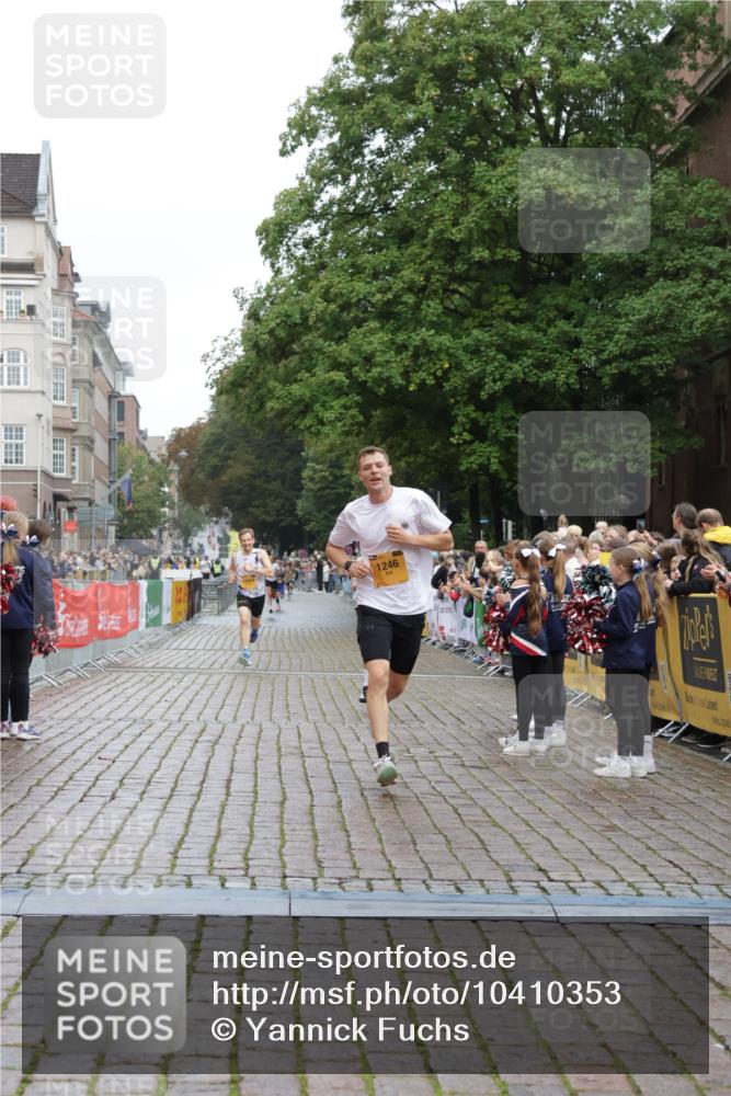 13.09.2026 - Kiel Lauf Yannick Fuchs http://msf.ph/oto/10410353 13.09.2026 09:33:46 Ziel 1246, 6681, 10069, 12831, 60, 6682, 7305, 8092, 10404, 12831, 5040, 7588, 10864, 11791, 60 meine-sportfotos.de
