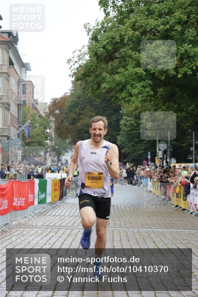 13.09.2026 - Kiel Lauf Yannick Fuchs http://msf.ph/oto/10410370 13.09.2026 09:33:49 Ziel 1246, 6681, 7588, 10069, 6682, 7305, 8092, 10404, 12831, 5040, 10864, 11791, 60 meine-sportfotos.de