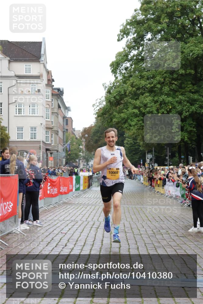 13.09.2026 - Kiel Lauf Yannick Fuchs http://msf.ph/oto/10410380 13.09.2026 09:33:50 Ziel 1246, 6681, 7588, 10069, 6682, 7305, 8092, 10404, 12831, 5040, 10864, 11791, 60 meine-sportfotos.de