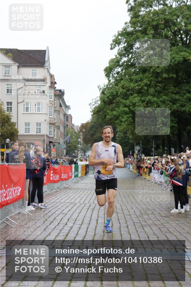 13.09.2026 - Kiel Lauf Yannick Fuchs http://msf.ph/oto/10410386 13.09.2026 09:33:50 Ziel 1246, 6681, 7588, 10069, 6682, 7305, 8092, 10404, 12831, 5040, 10864, 11791, 60 meine-sportfotos.de