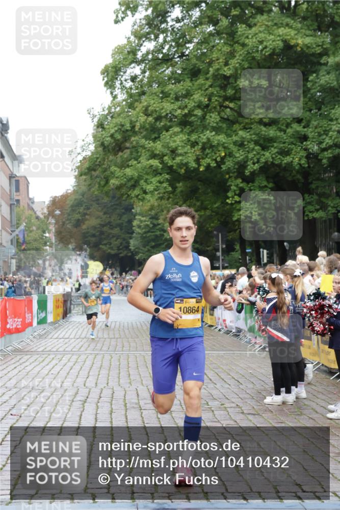 13.09.2026 - Kiel Lauf Yannick Fuchs http://msf.ph/oto/10410432 13.09.2026 09:33:59 Ziel 5040, 7588, 10864, 1246, 6681, 7305, 8092, 10069, 10404, 12831, 11791, 6682, 7305, 8092 meine-sportfotos.de