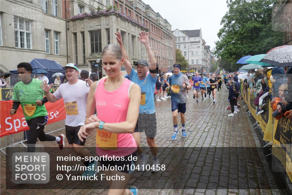 13.09.2026 - Kiel Lauf Yannick Fuchs http://msf.ph/oto/10410458 13.09.2026 10:41:14 Ziel 973, 1704, 1781, 1785, 2825, 3363, 3952, 4286, 4436, 4527, 4662, 4691, 4797, 5753, 5916, 6461, 6565, 6654, 8155, 9349, 9398, 9539, 9947, 10066, 10680, 10883, 11228, 11526, 12035, 12494, 35, 337, 393, 1342, 1427, 1603, 1971, 2052, 2096, 2499, 2561, 2818, 2892, 2898, 3257, 3415, 3464, 3524, 3535, 3841, 4131, 4431, 4624, 4662, 4712, 5043, 5319, 5388, 5509, 6301, 6340, 6397, 6504, 6709, 6793, 7405, 7499, 7615, 7655, 8246, 8955, 827, 849, 1985, 3339, 5086, 6632 meine-sportfotos.de