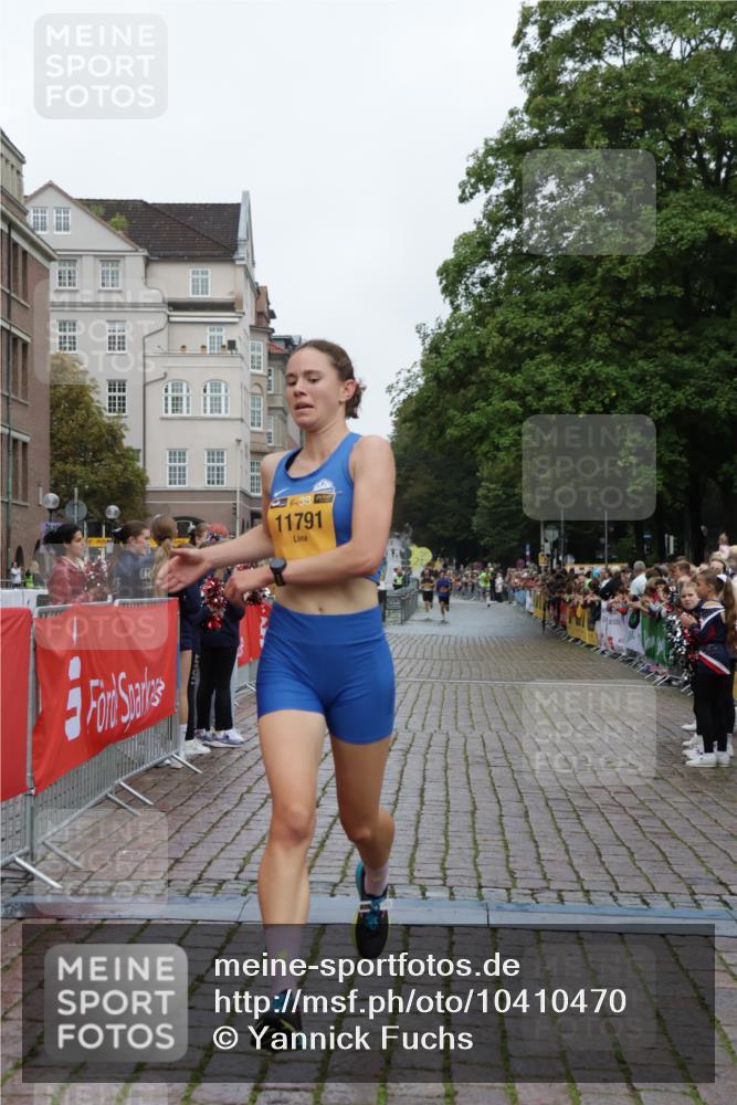 13.09.2026 - Kiel Lauf Yannick Fuchs http://msf.ph/oto/10410470 13.09.2026 09:34:08 Ziel 5040, 11791, 1246, 6681, 7588, 10069, 10404, 10864, 12831, 3679, 5332, 5815, 7743, 10404, 12831 meine-sportfotos.de