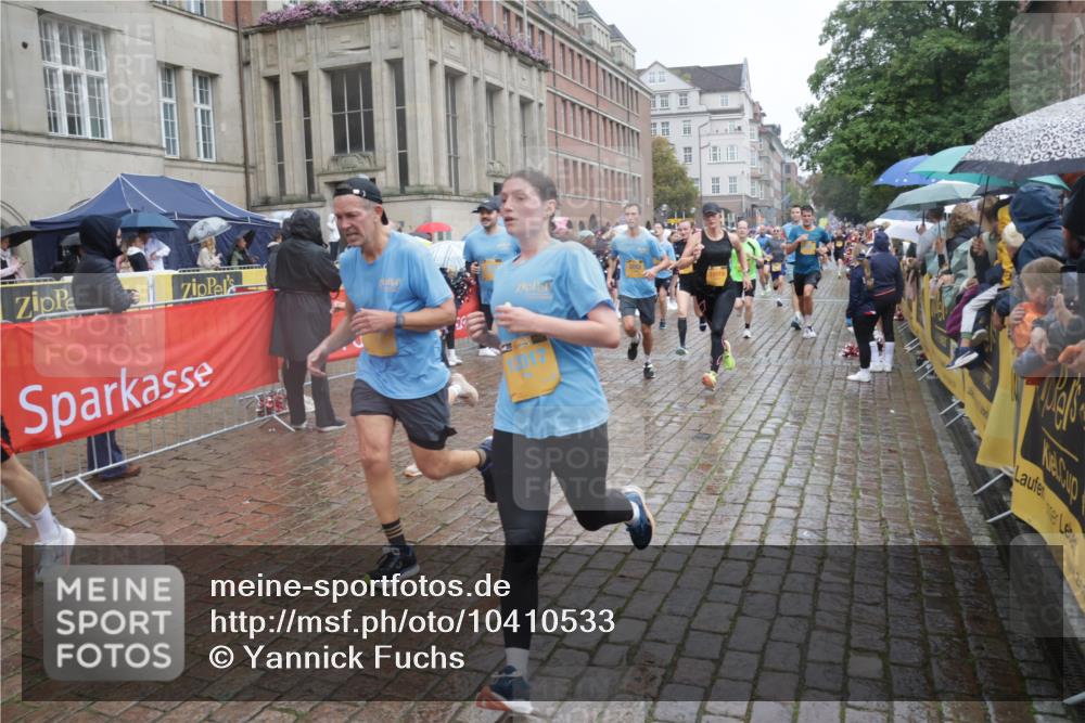 13.09.2026 - Kiel Lauf Yannick Fuchs http://msf.ph/oto/10410533 13.09.2026 10:41:18 Ziel 973, 1494, 1704, 1781, 1785, 2388, 2647, 3363, 3952, 4286, 4436, 4527, 4691, 4732, 5753, 5839, 5916, 6461, 6654, 8155, 9398, 9947, 10066, 10307, 10739, 10867, 10883, 11228, 11333, 12034, 12035, 12494, 35, 337, 393, 1342, 1427, 1781, 1971, 2052, 2096, 2499, 2561, 2818, 2825, 2892, 2898, 3257, 3415, 3464, 3535, 3841, 3952, 4131, 4431, 4624, 4662, 4712, 4797, 5043, 5319, 5388, 5509, 6301, 6340, 6504, 6565, 6793, 7405, 7499, 7615, 7655, 8246, 8955, 9349, 827, 849, 5086 meine-sportfotos.de