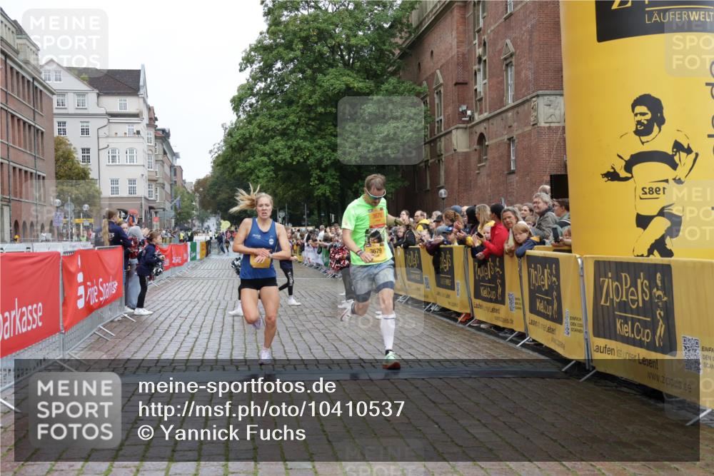 13.09.2026 - Kiel Lauf Yannick Fuchs http://msf.ph/oto/10410537 13.09.2026 09:34:29 Ziel 3679, 5332, 5815, 7743, 5040, 7588, 10864, 11791, 12278, 7588, 10069, 10864 meine-sportfotos.de