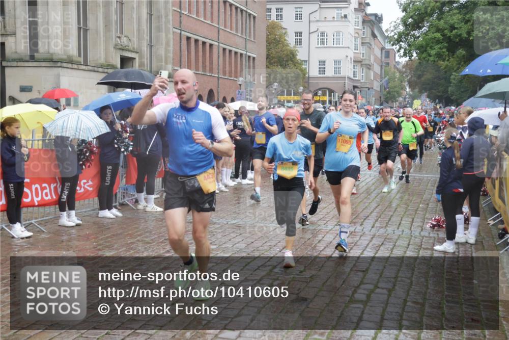 13.09.2026 - Kiel Lauf Yannick Fuchs http://msf.ph/oto/10410605 13.09.2026 10:41:23 Ziel 67, 849, 1494, 1704, 1785, 1933, 2388, 2531, 2647, 3363, 3960, 4062, 4436, 4732, 5335, 5726, 5753, 5839, 6461, 6654, 6993, 8155, 9398, 9455, 9947, 10066, 10307, 10739, 10867, 10883, 11228, 11333, 12034, 12039, 35, 973, 1342, 1427, 1781, 1971, 2499, 2561, 2818, 2825, 2892, 2898, 3257, 3415, 3464, 3535, 3841, 3952, 4131, 4286, 4431, 4527, 4624, 4662, 4691, 4712, 4797, 5043, 5319, 5388, 5509, 5916, 6340, 6461, 6504, 6565, 6654, 6793, 7405, 7615, 7655, 8246, 8955, 9349, 827 meine-sportfotos.de