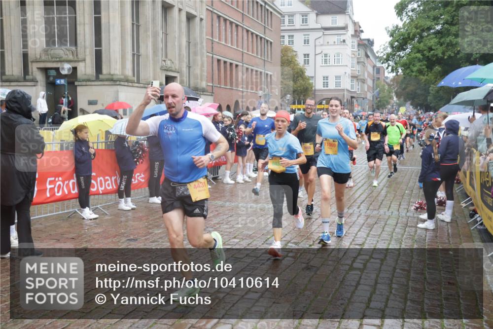 13.09.2026 - Kiel Lauf Yannick Fuchs http://msf.ph/oto/10410614 13.09.2026 10:41:23 Ziel 67, 849, 1494, 1704, 1785, 1933, 2388, 2531, 2647, 3363, 3960, 4062, 4436, 4732, 5335, 5726, 5753, 5839, 6461, 6654, 6993, 8155, 9398, 9455, 9947, 10066, 10307, 10739, 10867, 10883, 11228, 11333, 12034, 12039, 35, 973, 1342, 1427, 1781, 1971, 2499, 2561, 2818, 2825, 2892, 2898, 3257, 3415, 3464, 3535, 3841, 3952, 4131, 4286, 4431, 4527, 4624, 4662, 4691, 4712, 4797, 5043, 5319, 5388, 5509, 5916, 6340, 6461, 6504, 6565, 6654, 6793, 7405, 7615, 7655, 8246, 8955, 9349, 827 meine-sportfotos.de