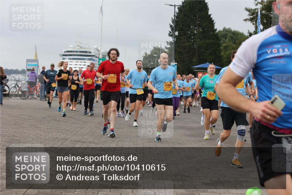 13.09.2026 - Kiel Lauf Andreas Tolksdorf http://msf.ph/oto/10410615 13.09.2026 10:01:35 Kiellinie 11910, 11098, 25, 3979 meine-sportfotos.de