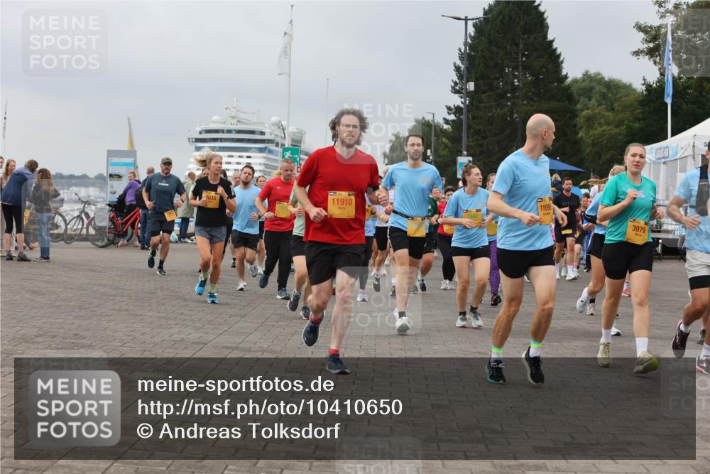 13.09.2026 - Kiel Lauf Andreas Tolksdorf http://msf.ph/oto/10410650 13.09.2026 10:01:36 Kiellinie 2035, 11910, 11098, 3979 meine-sportfotos.de