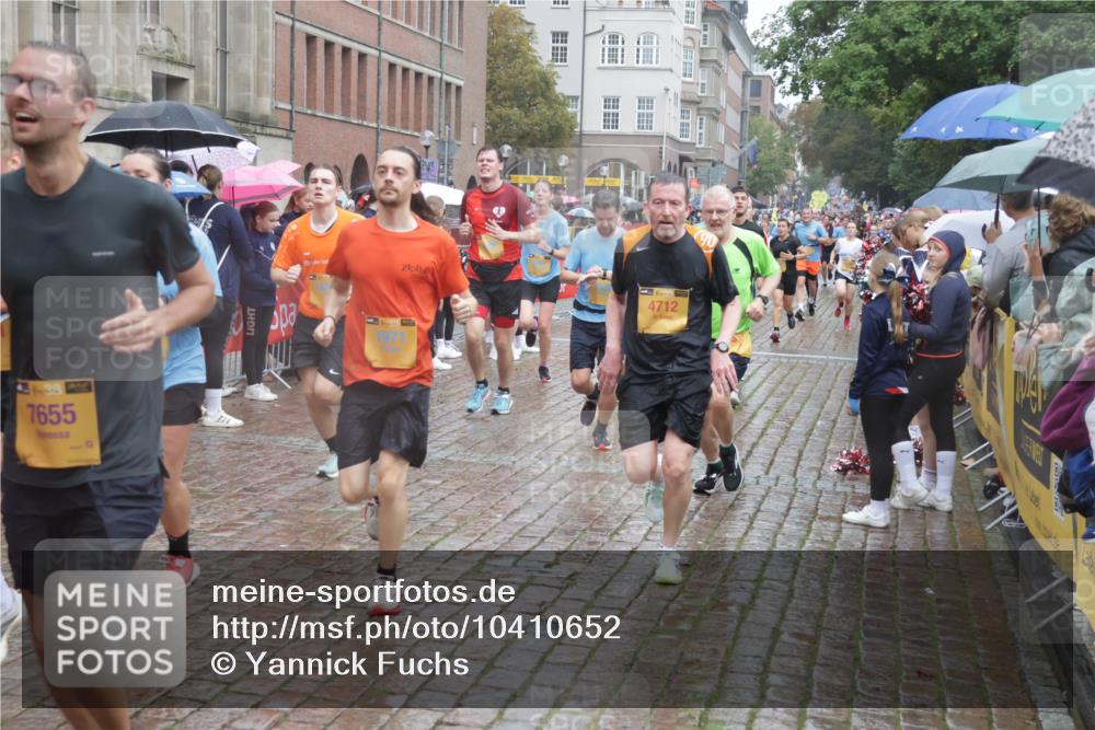13.09.2026 - Kiel Lauf Yannick Fuchs http://msf.ph/oto/10410652 13.09.2026 10:41:26 Ziel 67, 827, 849, 1183, 1241, 1494, 1704, 1933, 2388, 2531, 2647, 3960, 4062, 4436, 4732, 4976, 5058, 5335, 5726, 5753, 5839, 6993, 8155, 9398, 9455, 9947, 10066, 10307, 10739, 10867, 10883, 11333, 11586, 11813, 12034, 12039, 35, 973, 1342, 1427, 1781, 1785, 1971, 2499, 2561, 2818, 2825, 2892, 2898, 3257, 3363, 3464, 3535, 3952, 4131, 4286, 4527, 4624, 4662, 4691, 4712, 4797, 5043, 5319, 5388, 5509, 5916, 6340, 6461, 6565, 6654, 7405, 7615, 7655, 8155, 8246, 8955, 9349, 9398 meine-sportfotos.de