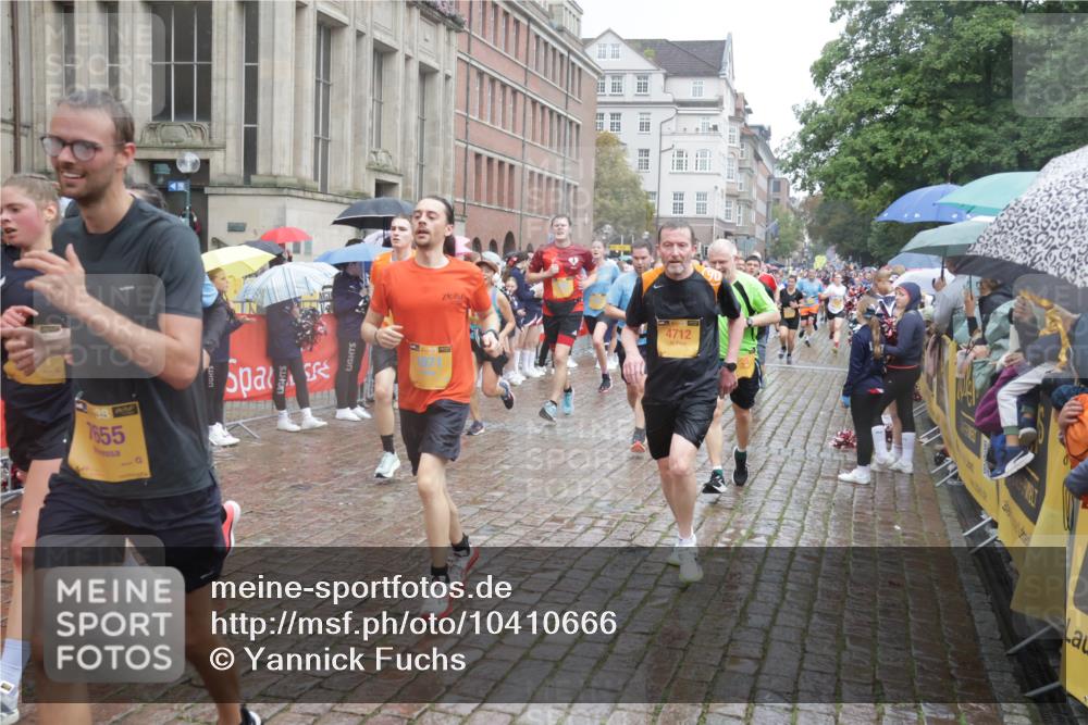 13.09.2026 - Kiel Lauf Yannick Fuchs http://msf.ph/oto/10410666 13.09.2026 10:41:26 Ziel 67, 827, 849, 1183, 1241, 1494, 1704, 1933, 2388, 2531, 2647, 3960, 4062, 4436, 4732, 4976, 5058, 5335, 5726, 5753, 5839, 6993, 8155, 9398, 9455, 9947, 10066, 10307, 10739, 10867, 10883, 11333, 11586, 11813, 12034, 12039, 35, 973, 1342, 1427, 1781, 1785, 1971, 2499, 2561, 2818, 2825, 2892, 2898, 3257, 3363, 3464, 3535, 3952, 4131, 4286, 4527, 4624, 4662, 4691, 4712, 4797, 5043, 5319, 5388, 5509, 5916, 6340, 6461, 6565, 6654, 7405, 7615, 7655, 8155, 8246, 8955, 9349, 9398 meine-sportfotos.de