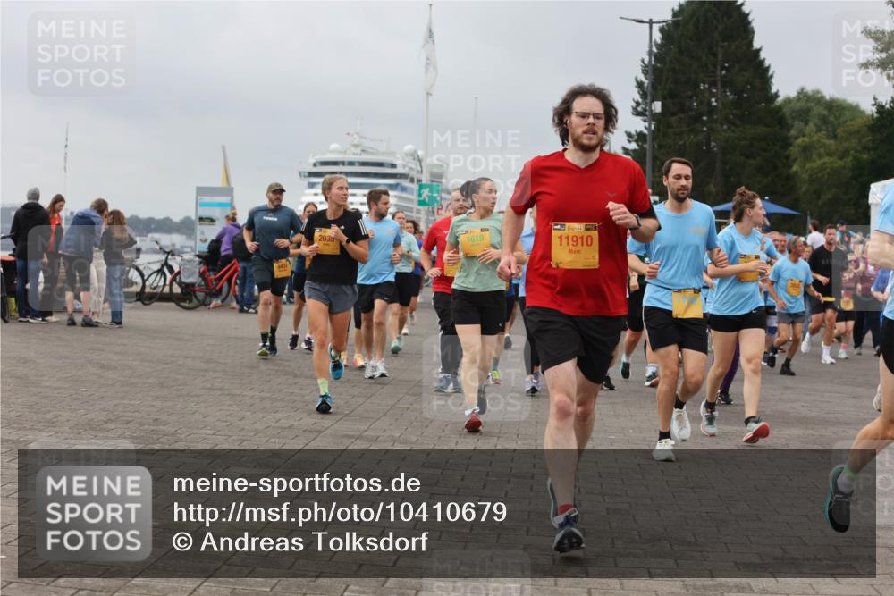 13.09.2026 - Kiel Lauf Andreas Tolksdorf http://msf.ph/oto/10410679 13.09.2026 10:01:37 Kiellinie 9433, 2035, 1619, 38, 11910 meine-sportfotos.de