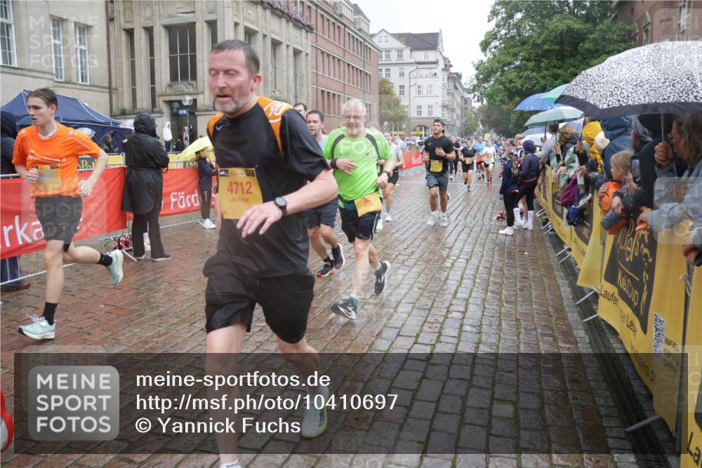 13.09.2026 - Kiel Lauf Yannick Fuchs http://msf.ph/oto/10410697 13.09.2026 10:41:27 Ziel 67, 827, 849, 1183, 1241, 1494, 1704, 1933, 2388, 2531, 2647, 3960, 4062, 4436, 4732, 4976, 5058, 5335, 5726, 5753, 5839, 6993, 9455, 9947, 10066, 10307, 10739, 10867, 10883, 11333, 11586, 11813, 12034, 12039, 35, 973, 1342, 1427, 1704, 1781, 1785, 1971, 2561, 2818, 2825, 2892, 2898, 3257, 3363, 3464, 3535, 3952, 4131, 4286, 4527, 4624, 4662, 4691, 4712, 4797, 5043, 5319, 5388, 5509, 5916, 6340, 6461, 6565, 6654, 7405, 7615, 7655, 8155, 8246, 8955, 9349, 9398, 10066 meine-sportfotos.de