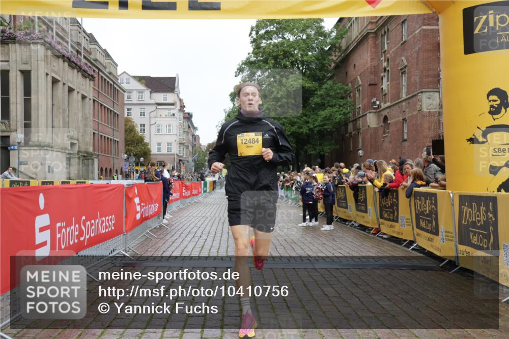 13.09.2026 - Kiel Lauf Yannick Fuchs http://msf.ph/oto/10410756 13.09.2026 09:35:13 Ziel 2761, 3766, 7414, 9380, 11904, 12484, 12832, 3168, 4361, 10461, 11719, 12278, 4589, 4638, 12278 meine-sportfotos.de