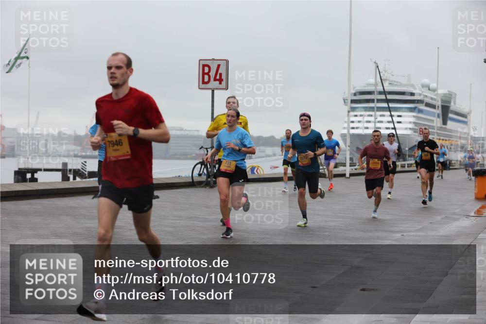 13.09.2026 - Kiel Lauf Andreas Tolksdorf http://msf.ph/oto/10410778 13.09.2026 11:43:41 Kiellinie 58, 7946, 4, 731, 2572 meine-sportfotos.de