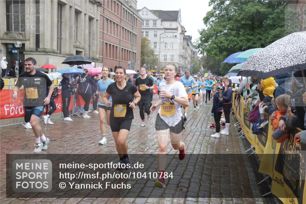 13.09.2026 - Kiel Lauf Yannick Fuchs http://msf.ph/oto/10410784 13.09.2026 10:41:31 Ziel 67, 604, 827, 849, 1183, 1241, 1494, 1933, 2388, 2531, 2532, 2647, 3329, 3960, 4062, 4732, 4976, 5058, 5335, 5726, 6993, 9455, 9567, 10307, 10579, 10739, 10867, 11333, 11586, 11813, 12034, 12039, 973, 1704, 1781, 1785, 2388, 2825, 2892, 2898, 3363, 3464, 3952, 4286, 4436, 4527, 4624, 4662, 4691, 4732, 4797, 5319, 5388, 5509, 5753, 5839, 5916, 6340, 6461, 6565, 6654, 7405, 7615, 8155, 8246, 8955, 9349, 9398, 9947, 10066 meine-sportfotos.de