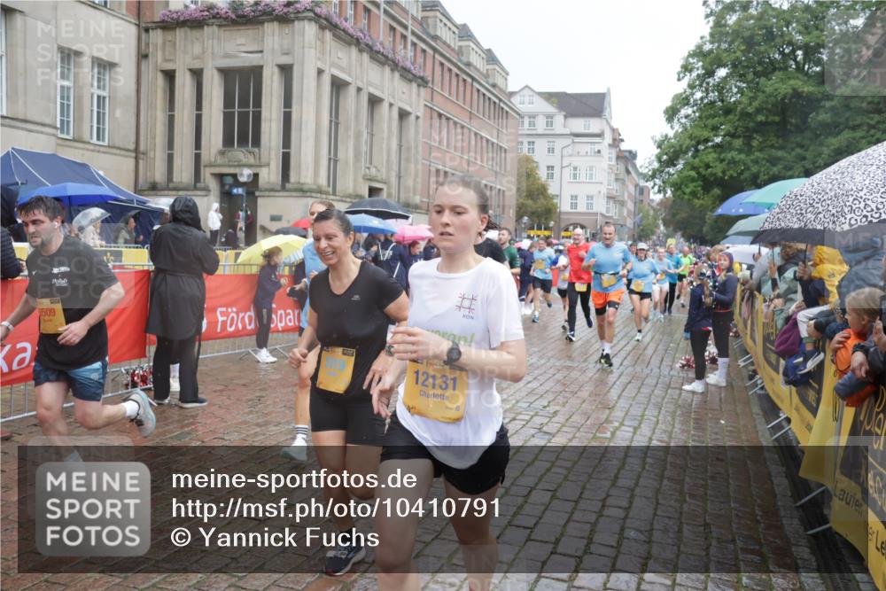 13.09.2026 - Kiel Lauf Yannick Fuchs http://msf.ph/oto/10410791 13.09.2026 10:41:32 Ziel 67, 214, 604, 827, 849, 1183, 1241, 1494, 1772, 1933, 2531, 2532, 2647, 3329, 3330, 3960, 4062, 4976, 5058, 5335, 5726, 6993, 9369, 9455, 9567, 10307, 10575, 10579, 10867, 11333, 11586, 11610, 11813, 12034, 12039, 973, 1704, 1781, 1785, 2388, 2825, 2892, 2898, 3363, 3464, 3952, 4286, 4436, 4527, 4624, 4662, 4691, 4732, 4797, 5319, 5509, 5753, 5839, 5916, 6340, 6461, 6565, 6654, 7405, 7615, 8155, 8246, 9349, 9398, 9947, 10066, 10307 meine-sportfotos.de