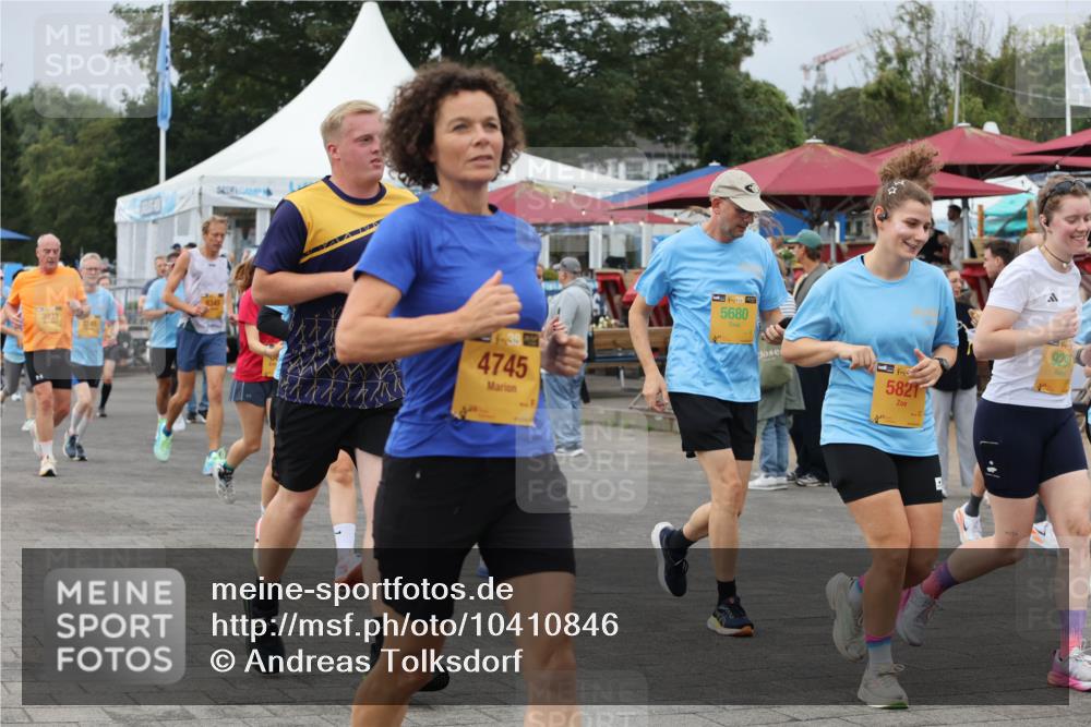 13.09.2026 - Kiel Lauf Andreas Tolksdorf http://msf.ph/oto/10410846 13.09.2026 10:01:45 Kiellinie 3933, 2245, 8345, 4745, 39, 5680, 5821, 9291 meine-sportfotos.de