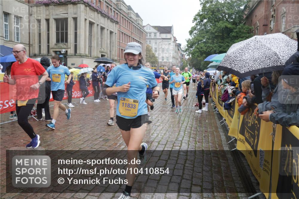 13.09.2026 - Kiel Lauf Yannick Fuchs http://msf.ph/oto/10410854 13.09.2026 10:41:35 Ziel 67, 214, 604, 811, 827, 849, 1183, 1241, 1772, 2387, 2531, 2532, 3329, 3330, 4959, 4976, 5058, 5108, 5335, 5726, 6993, 9369, 9455, 9567, 10273, 10575, 10579, 11461, 11484, 11586, 11610, 11813, 12039, 12419, 67, 973, 1494, 1704, 1781, 1785, 1933, 2388, 2647, 2825, 2892, 2898, 3363, 3464, 3952, 3960, 4062, 4286, 4436, 4527, 4624, 4662, 4691, 4732, 4797, 5726, 5753, 5839, 5916, 6340, 6461, 6565, 6654, 7405, 7615, 8155, 8246, 9349, 9398, 9947, 10066, 10307 meine-sportfotos.de