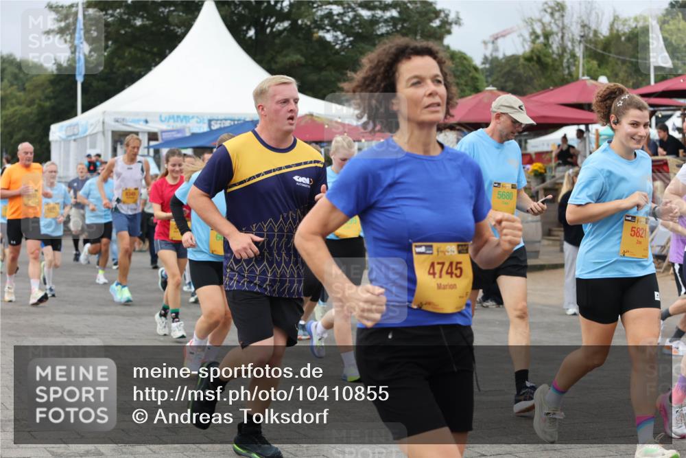 13.09.2026 - Kiel Lauf Andreas Tolksdorf http://msf.ph/oto/10410855 13.09.2026 10:01:45 Kiellinie 8345, 39, 4745, 5680, 5821 meine-sportfotos.de
