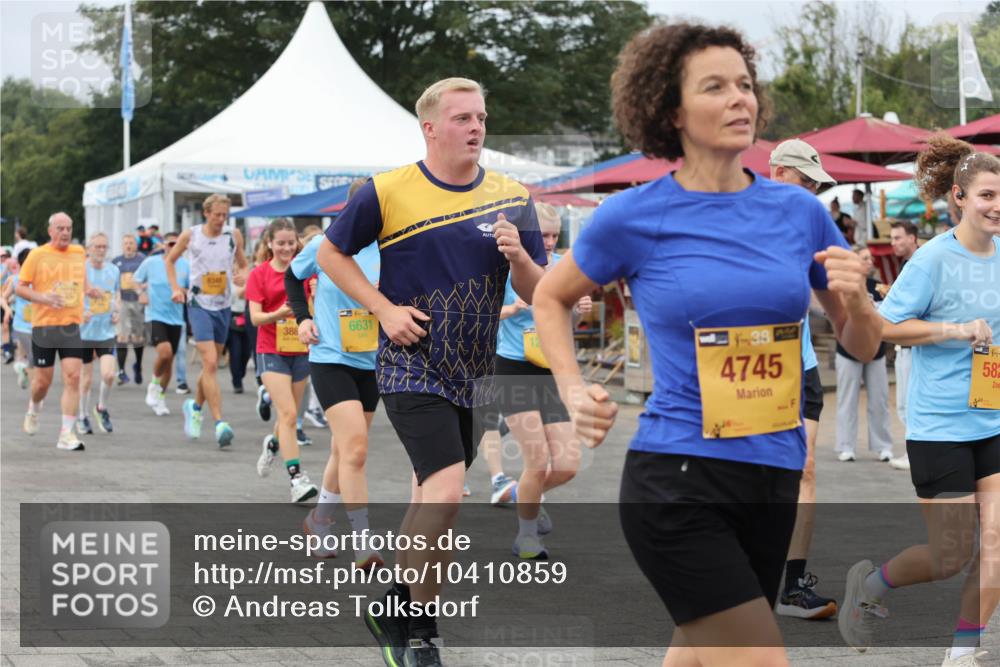 13.09.2026 - Kiel Lauf Andreas Tolksdorf http://msf.ph/oto/10410859 13.09.2026 10:01:45 Kiellinie 388, 6631, 4745, 58 meine-sportfotos.de