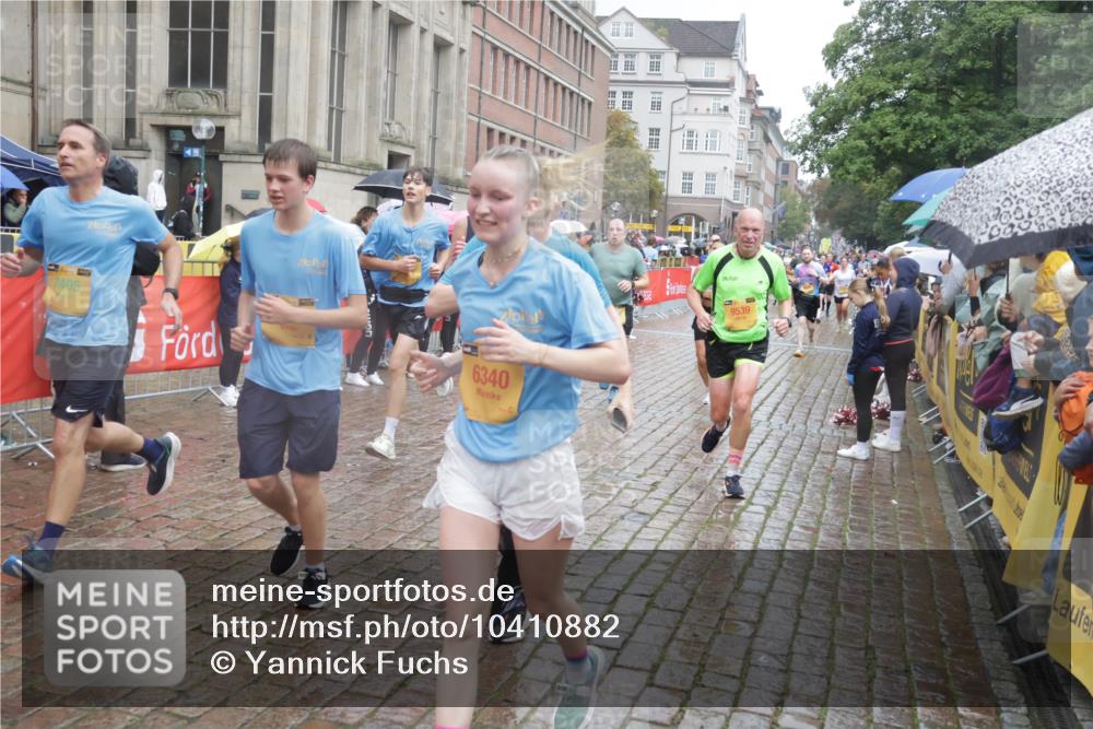 13.09.2026 - Kiel Lauf Yannick Fuchs http://msf.ph/oto/10410882 13.09.2026 10:41:37 Ziel 214, 604, 811, 827, 1183, 1241, 1445, 1772, 2387, 2531, 2532, 3249, 3329, 3330, 4959, 4976, 5058, 5108, 9369, 9395, 9455, 9567, 10273, 10575, 10579, 10960, 11336, 11461, 11484, 11586, 11610, 11813, 11858, 12039, 12419, 67, 849, 973, 1494, 1704, 1781, 1785, 1933, 2388, 2531, 2647, 2825, 2892, 3363, 3952, 3960, 4062, 4286, 4436, 4527, 4624, 4662, 4691, 4732, 4797, 5335, 5726, 5753, 5839, 5916, 6340, 6461, 6565, 6654, 6993, 7405, 7615, 8155, 9349, 9398, 9947, 10066, 10307 meine-sportfotos.de
