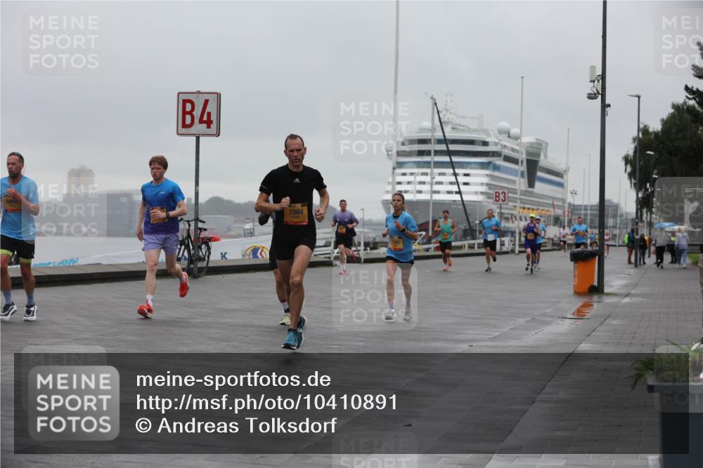 13.09.2026 - Kiel Lauf Andreas Tolksdorf http://msf.ph/oto/10410891 13.09.2026 11:43:45 Kiellinie 9464, 4, 7084, 3 meine-sportfotos.de