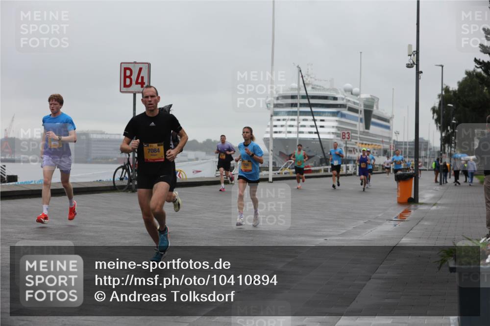 13.09.2026 - Kiel Lauf Andreas Tolksdorf http://msf.ph/oto/10410894 13.09.2026 11:43:46 Kiellinie 4, 7084, 1266, 3 meine-sportfotos.de