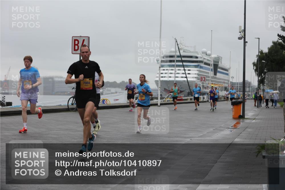 13.09.2026 - Kiel Lauf Andreas Tolksdorf http://msf.ph/oto/10410897 13.09.2026 11:43:46 Kiellinie 7084, 1266, 3 meine-sportfotos.de