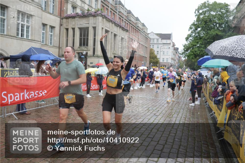 13.09.2026 - Kiel Lauf Yannick Fuchs http://msf.ph/oto/10410922 13.09.2026 10:41:39 Ziel 214, 604, 811, 827, 1183, 1241, 1445, 1772, 2387, 2532, 3249, 3329, 3330, 3351, 4959, 4976, 5058, 5108, 5158, 6960, 9364, 9369, 9395, 9567, 10273, 10575, 10579, 10960, 11336, 11461, 11484, 11586, 11610, 11813, 11858, 12419, 67, 827, 849, 973, 1494, 1704, 1781, 1785, 1933, 2388, 2531, 2647, 2825, 3363, 3952, 3960, 4062, 4286, 4436, 4527, 4662, 4691, 4732, 4797, 4976, 5335, 5726, 5753, 5839, 5916, 6461, 6565, 6654, 6993, 8155, 9349, 9398, 9947, 10066, 10307 meine-sportfotos.de
